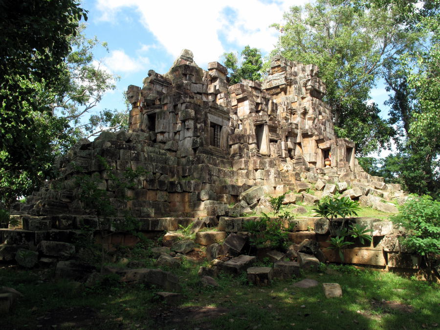 The central sanctuary of Ek Phnom