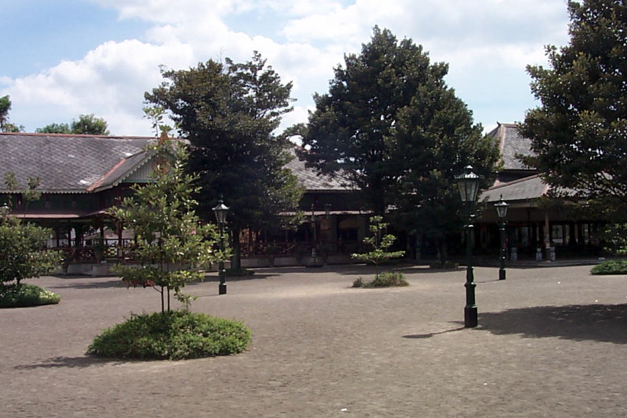 The open corridor around the courtyard housing the museum